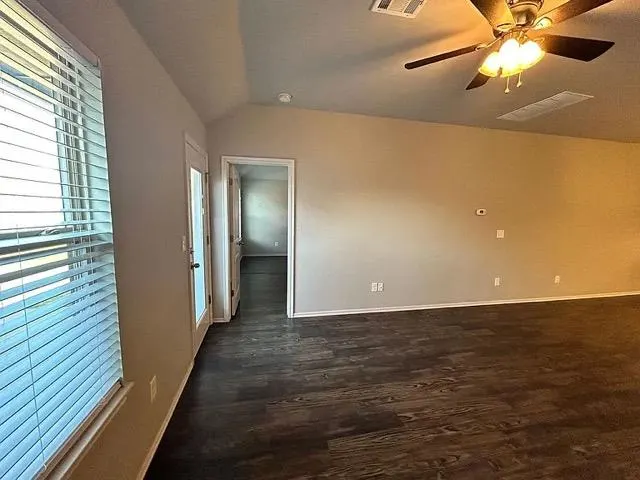 Photo 15 — 11205 NW 114th Street, Yukon, OK 73099
