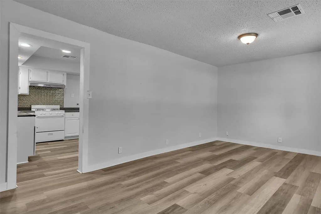 Photo 5 — 1301 N Crain Street, Altus, OK 73521