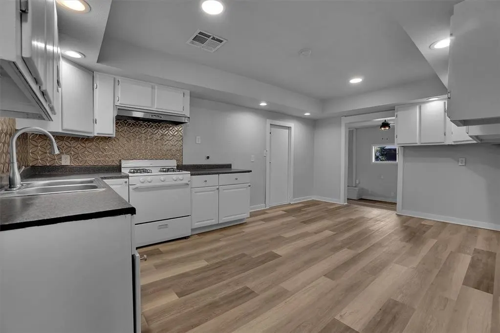 Photo 6 — 1301 N Crain Street, Altus, OK 73521