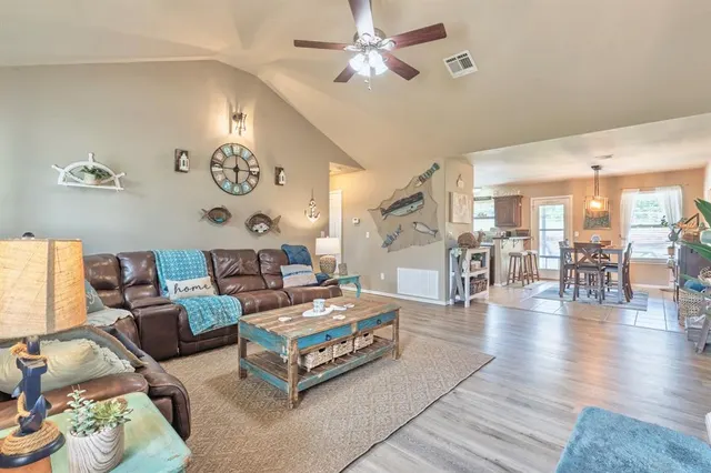 Photo 4 — 41258 Cottage Drive, Shawnee, OK 74804