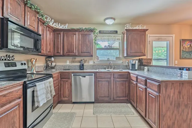 Photo 8 — 41258 Cottage Drive, Shawnee, OK 74804