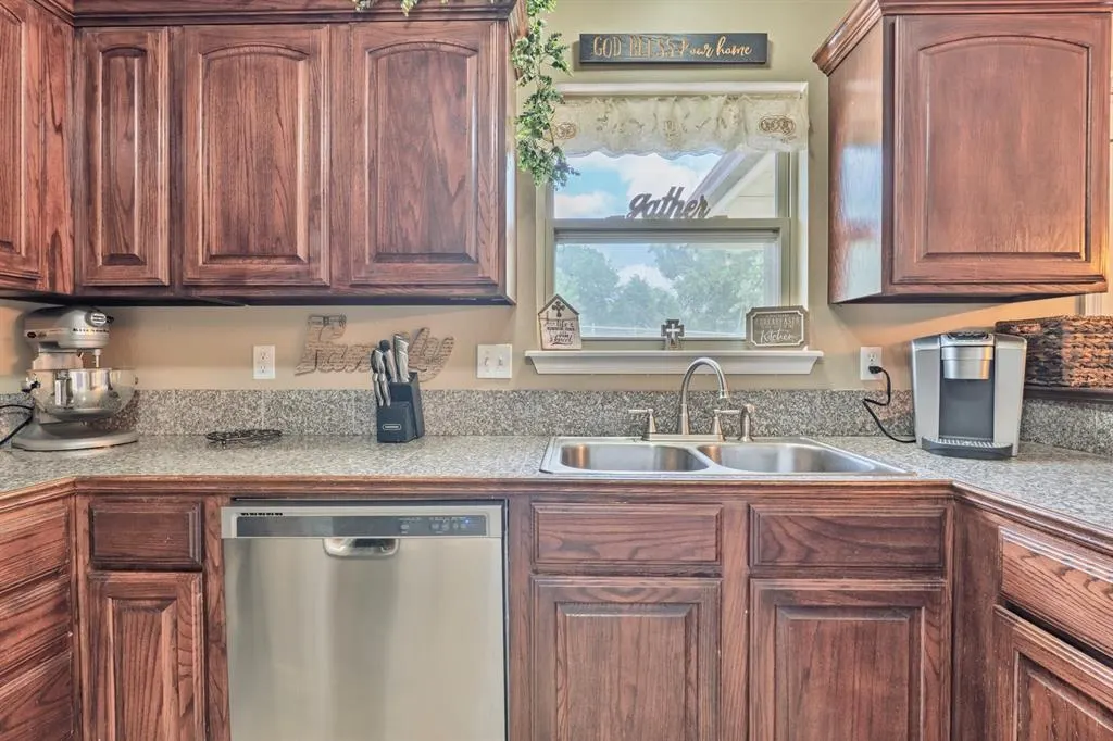 Photo 10 — 41258 Cottage Drive, Shawnee, OK 74804