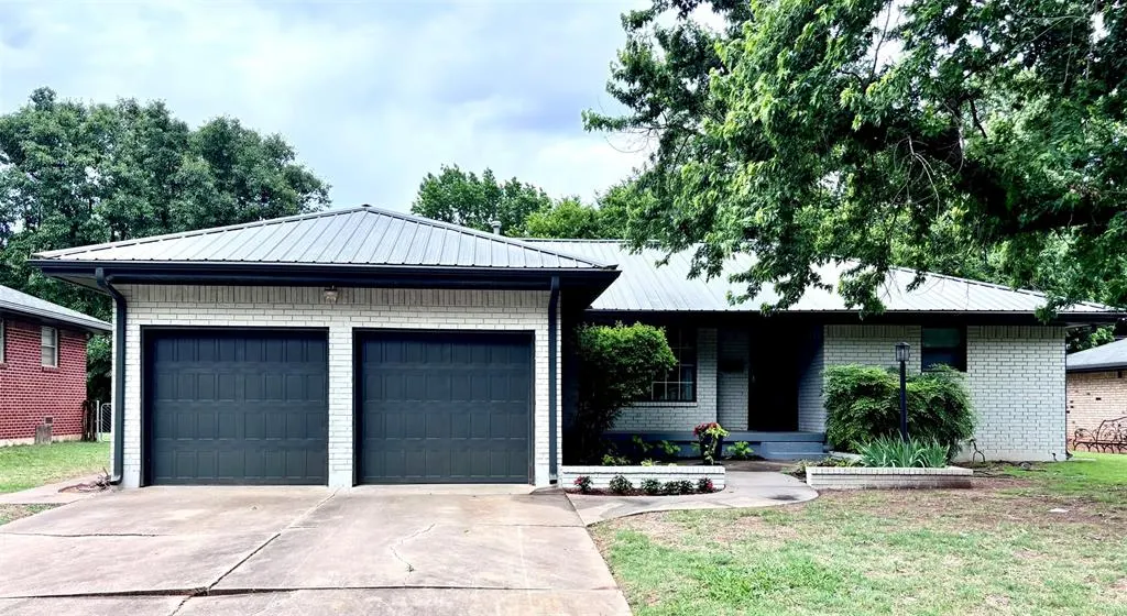 Photo 2 — 701 S Willis Street, Stillwater, OK 74074