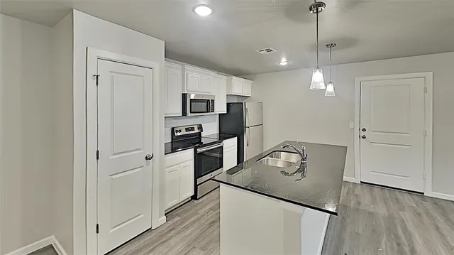 Photo 4 — 11214 Burnham Avenue, Oklahoma City, OK 73114