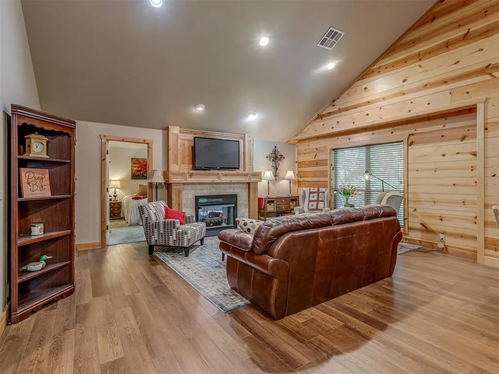 Photo 7 — 29782 148th Street, Wayne, OK 73095