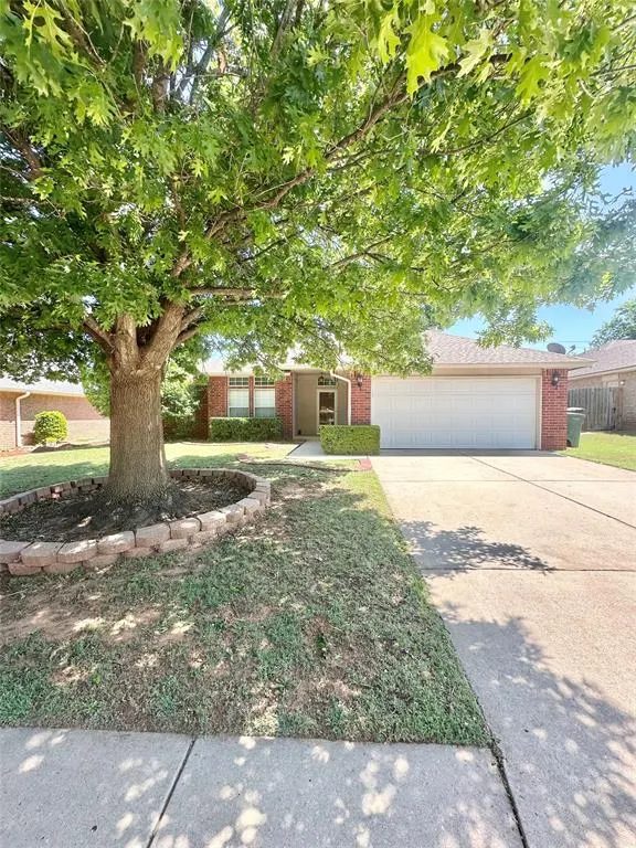 Front exterior — 1804 Victoria Place, Edmond, OK 73003
