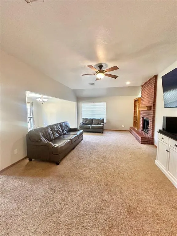 Photo 11 — 1804 Victoria Place, Edmond, OK 73003