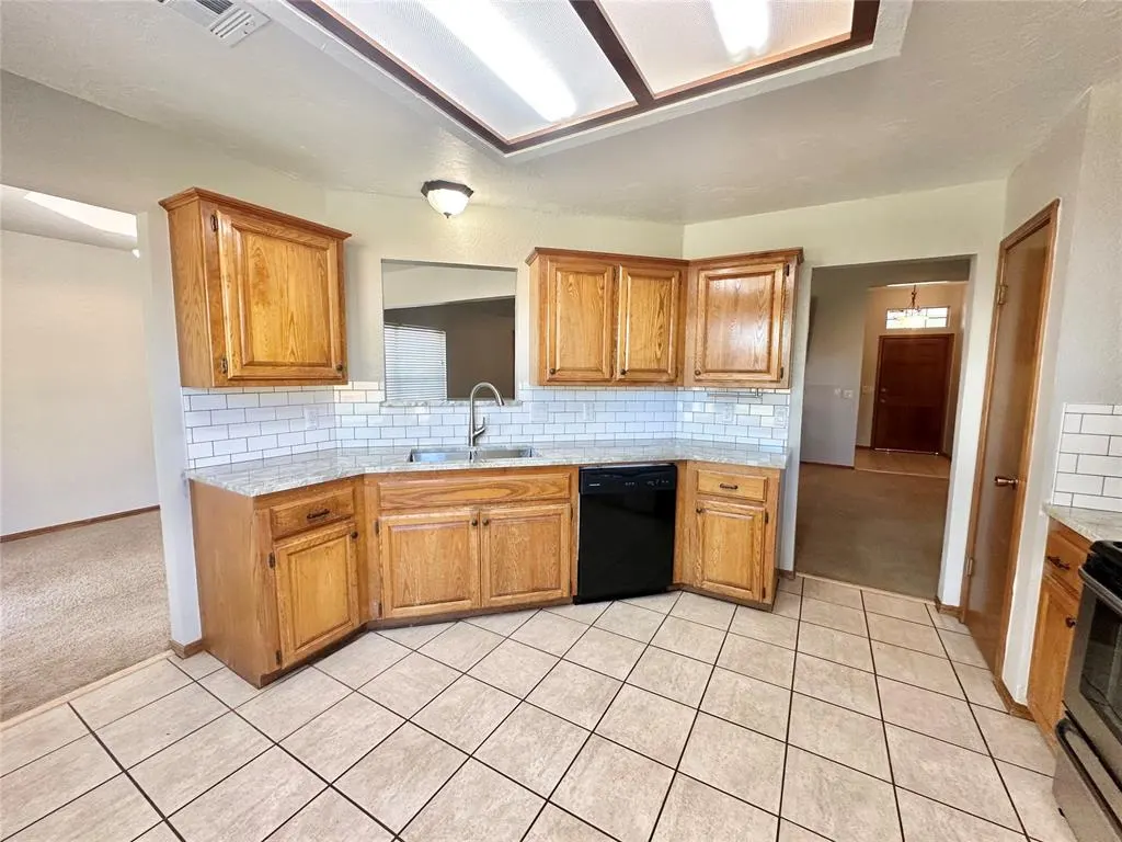 Photo 19 — 1804 Victoria Place, Edmond, OK 73003