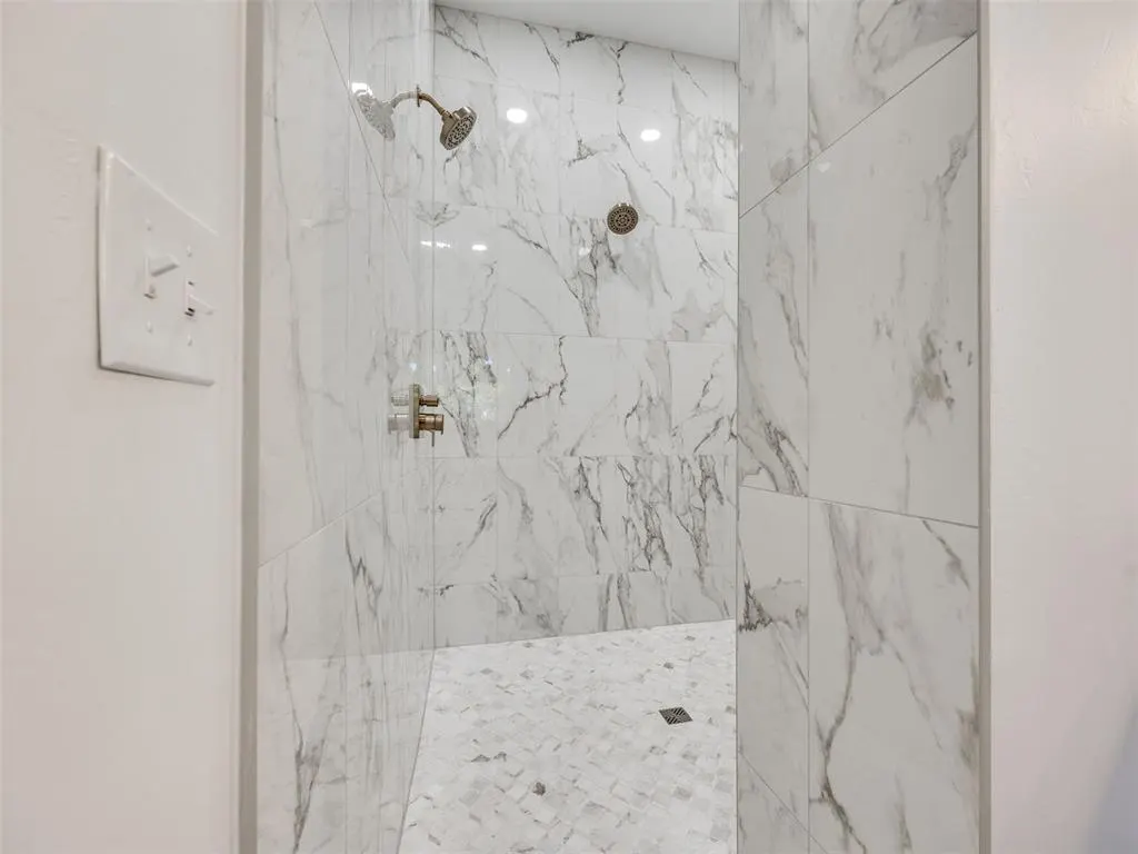 Photo 31 — 3700 Hunter Glen Drive, Oklahoma City, OK 73179