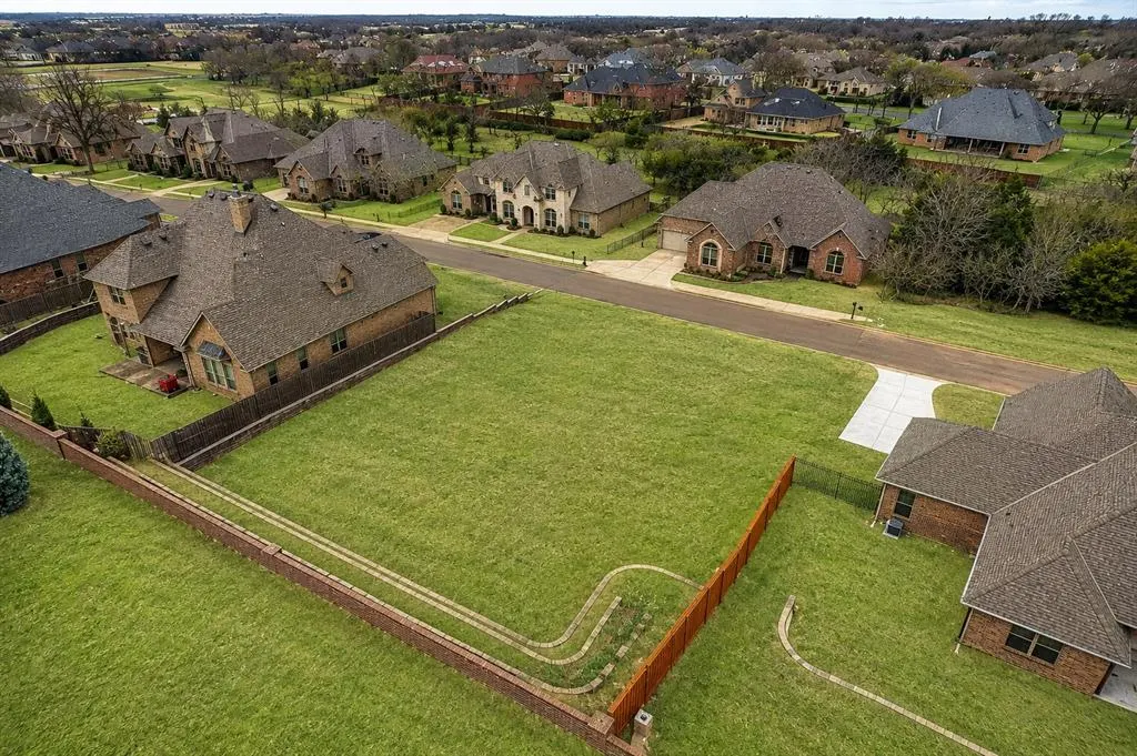 Photo 2 — 2932 Lakeshire Ridge Way, Edmond, OK 73034