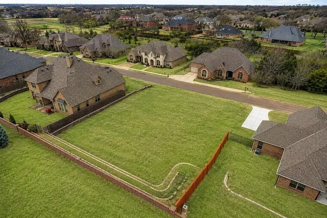 Photo 2 — 2932 Lakeshire Ridge Way, Edmond, OK 73034