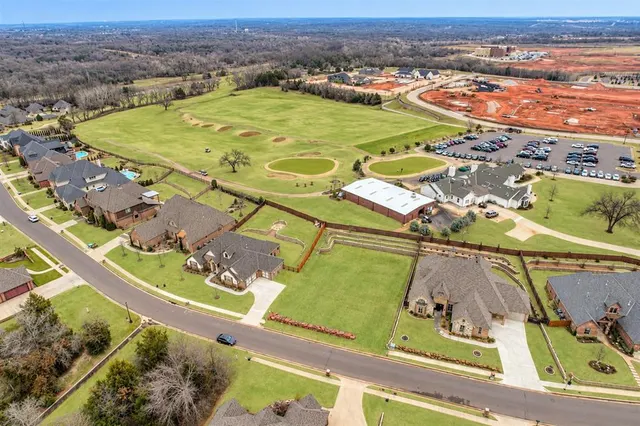 Photo 7 — 2932 Lakeshire Ridge Way, Edmond, OK 73034