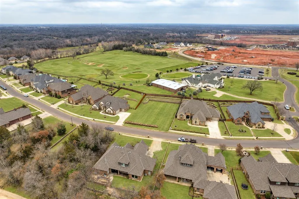 Photo 8 — 2932 Lakeshire Ridge Way, Edmond, OK 73034