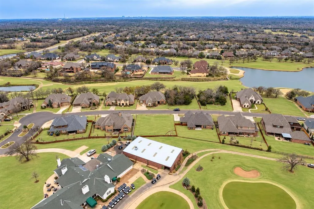 Photo 9 — 2932 Lakeshire Ridge Way, Edmond, OK 73034