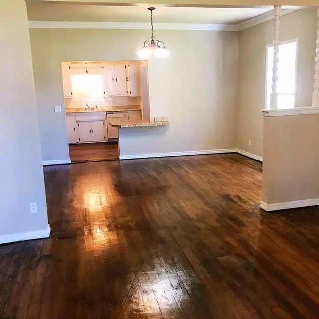 Photo 2 — 402 S 8th Street, Kingfisher, OK 73750