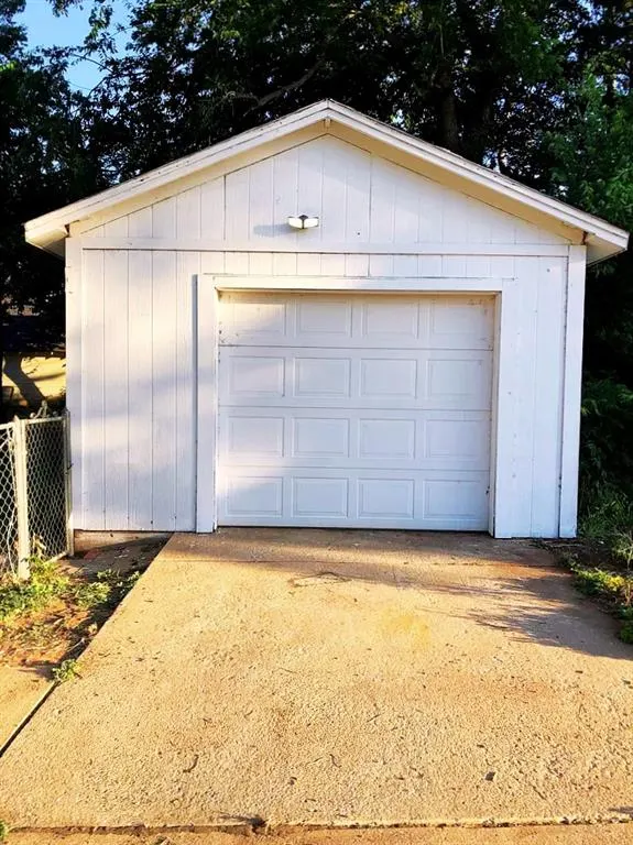 Photo 8 — 402 S 8th Street, Kingfisher, OK 73750