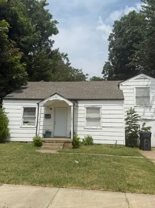 Sold home at 1121 SW 24th Street