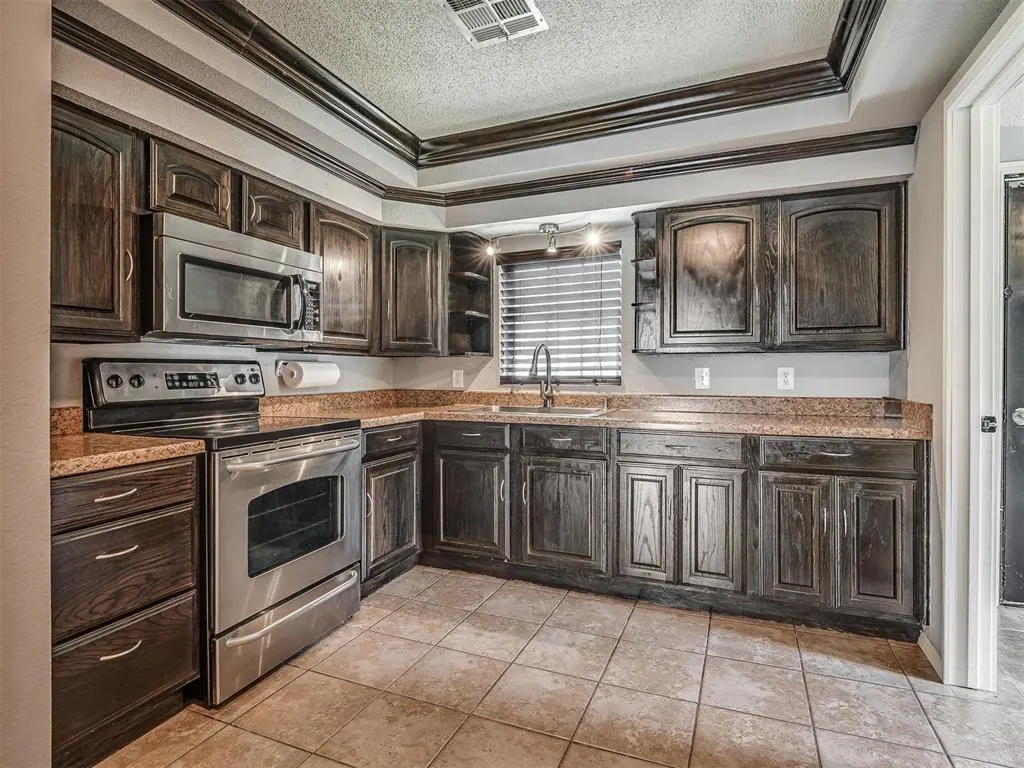 Photo 3 — 503 W Owens Street, El Reno, OK 73036