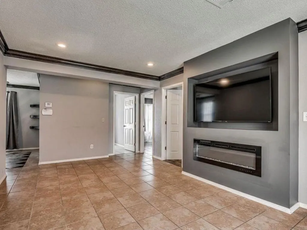 Photo 2 — 503 W Owens Street, El Reno, OK 73036