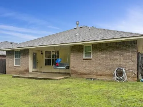 Photo 2 — 413 Spring Creek Road, Oklahoma City, OK 73117