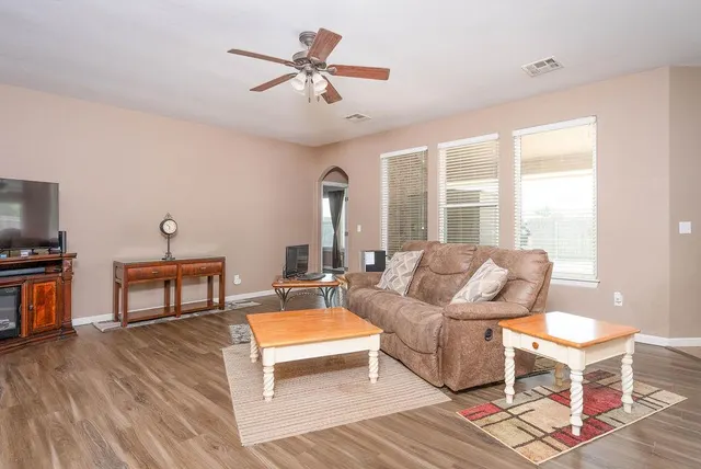 Photo 6 — 402 E Kinder Wells Boulevard, Perkins, OK 74059