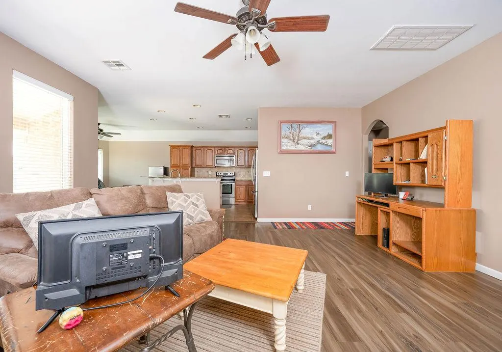 Photo 8 — 402 E Kinder Wells Boulevard, Perkins, OK 74059