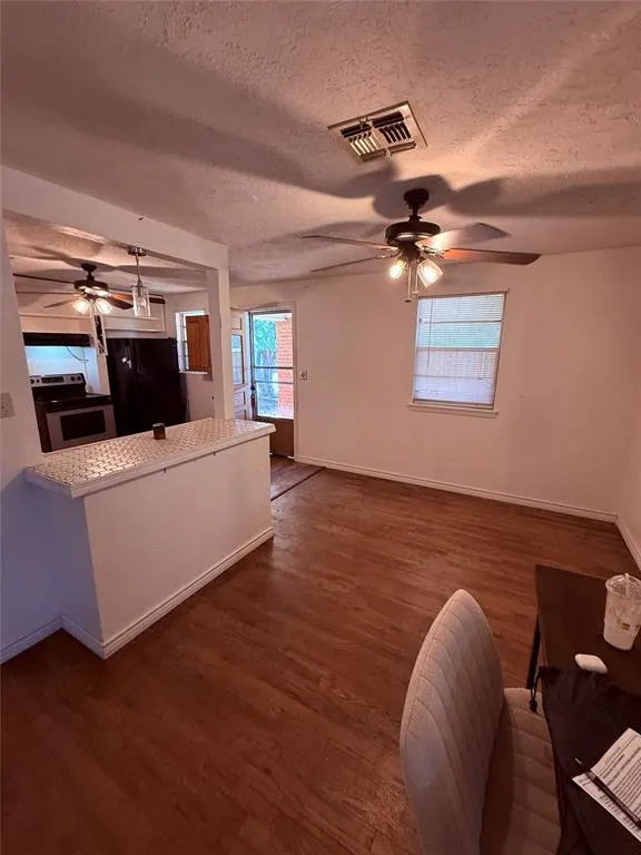 Photo 8 — 217 S 17th Street, Clinton, OK 73601