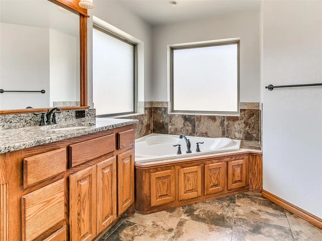 Photo 28 — 2801 S Peebly Road, Choctaw, OK 73020