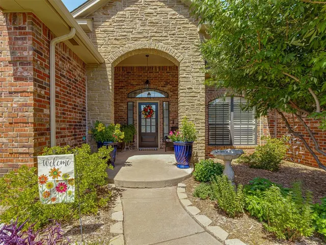 Photo 5 — 16205 Old Oak Drive, Edmond, OK 73013