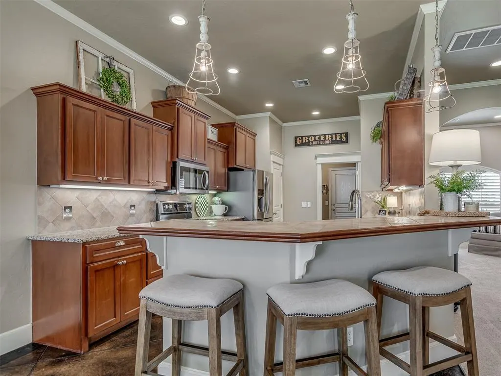 Photo 12 — 16205 Old Oak Drive, Edmond, OK 73013