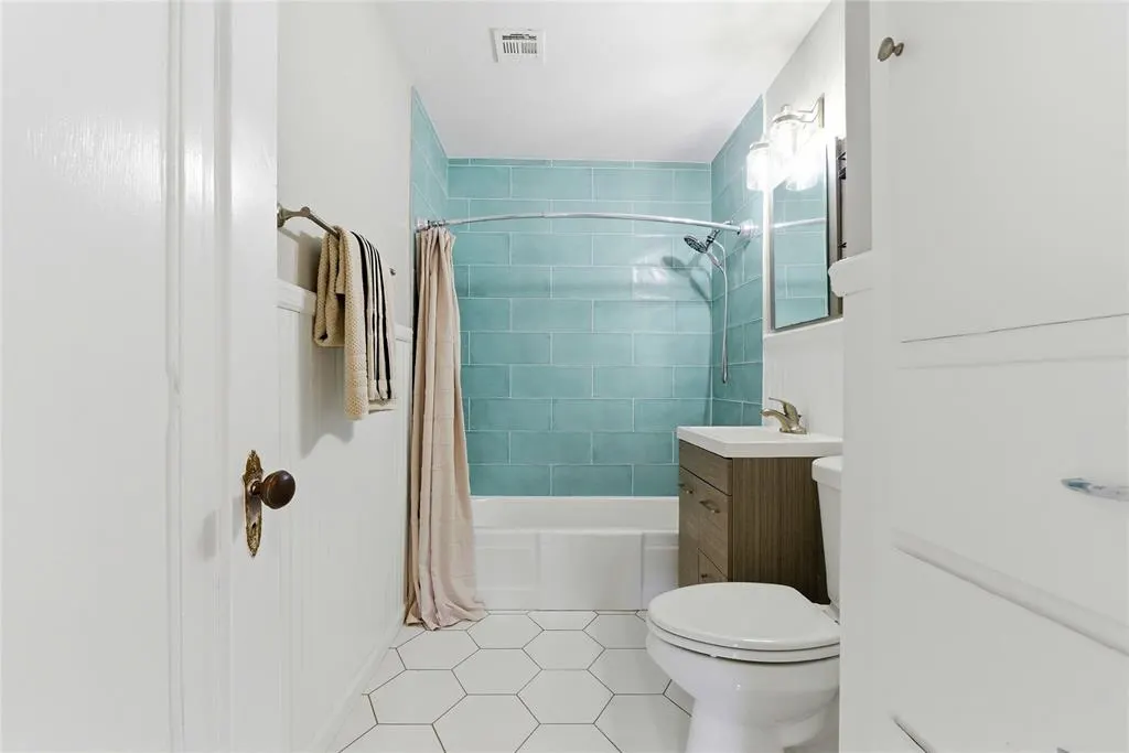Photo 25 — 2132 NW 30th Street, Oklahoma City, OK 73112