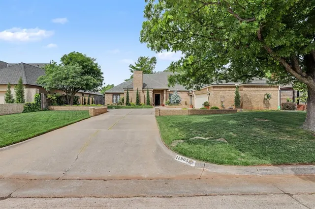 Photo 2 — 12905 Deerfield Court, Oklahoma City, OK 73142