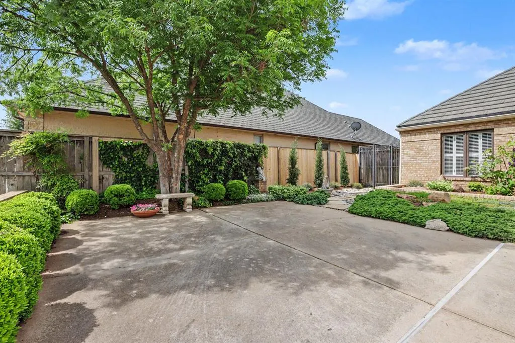Photo 3 — 12905 Deerfield Court, Oklahoma City, OK 73142