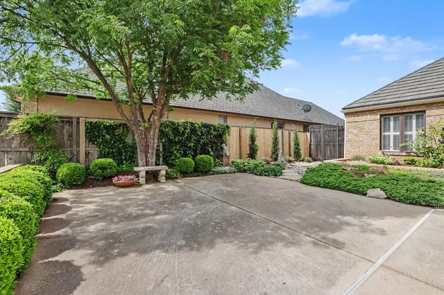 Photo 3 — 12905 Deerfield Court, Oklahoma City, OK 73142