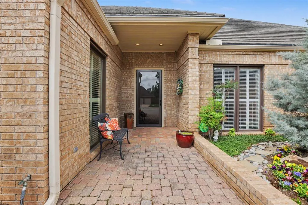 Photo 5 — 12905 Deerfield Court, Oklahoma City, OK 73142
