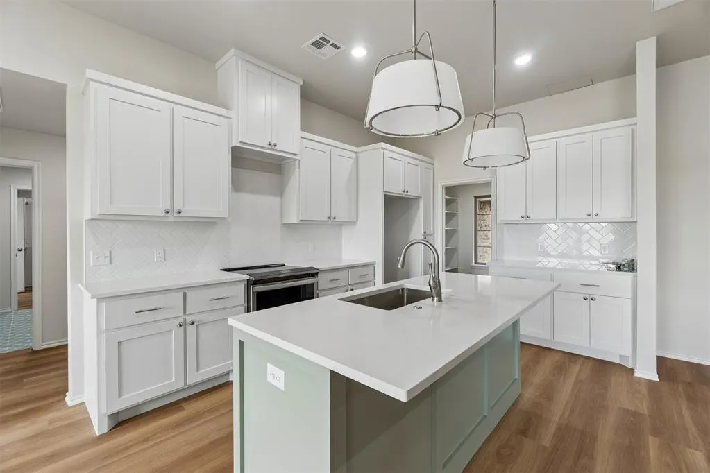 Photo 13 — 30185 Cashion Acres Road, Cashion, OK 73016
