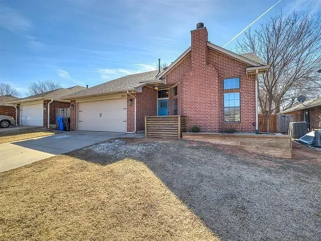 Front exterior — 2912 Canyon Oaks Court, Norman, OK 73071