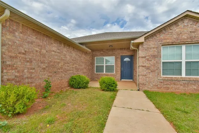 Photo 3 — 9613 Eli Drive, Oklahoma City, OK 73160