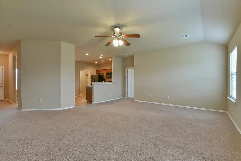Photo 4 — 9613 Eli Drive, Oklahoma City, OK 73160