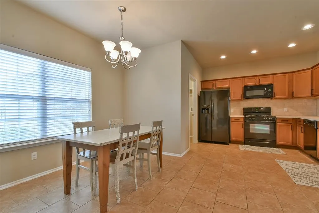 Photo 9 — 9613 Eli Drive, Oklahoma City, OK 73160