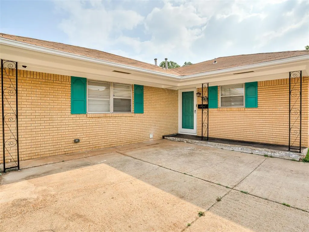 Photo 2 — 2316 S Mansfield Street, Oklahoma City, OK 73115