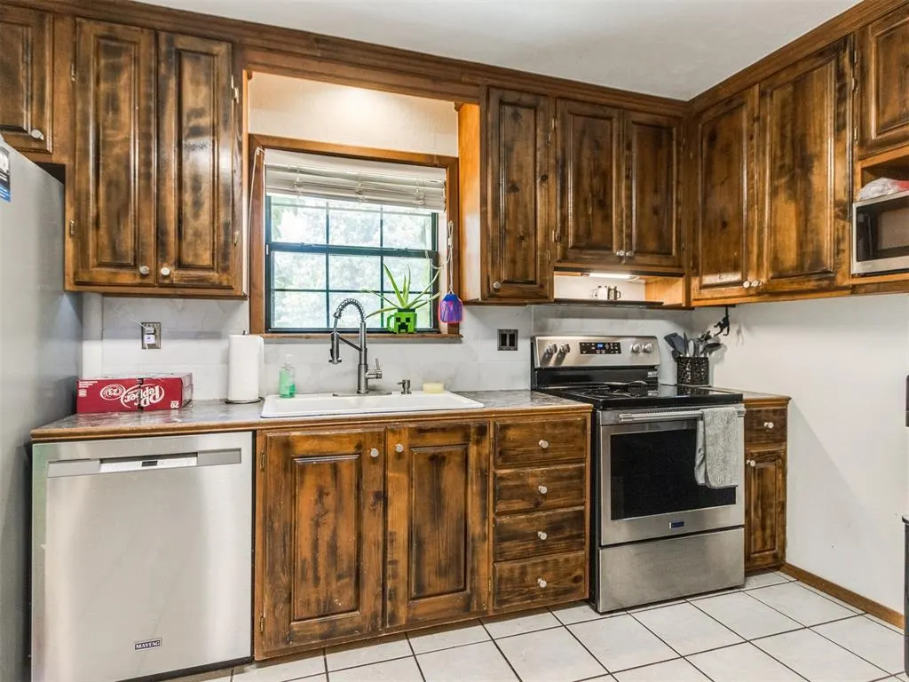 Photo 13 — 1075 Wildfire Drive, Norman, OK 73026