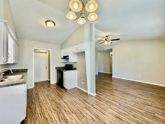 Photo 5 — 1006 Richmond Street, Yukon, OK 73099