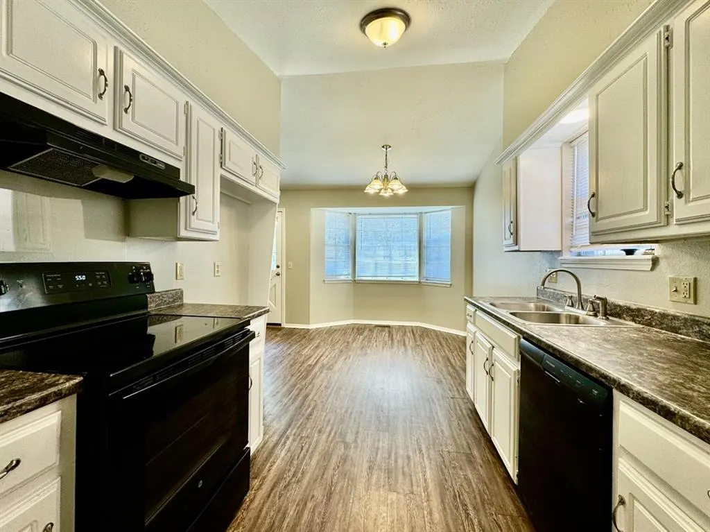 Photo 8 — 1006 Richmond Street, Yukon, OK 73099