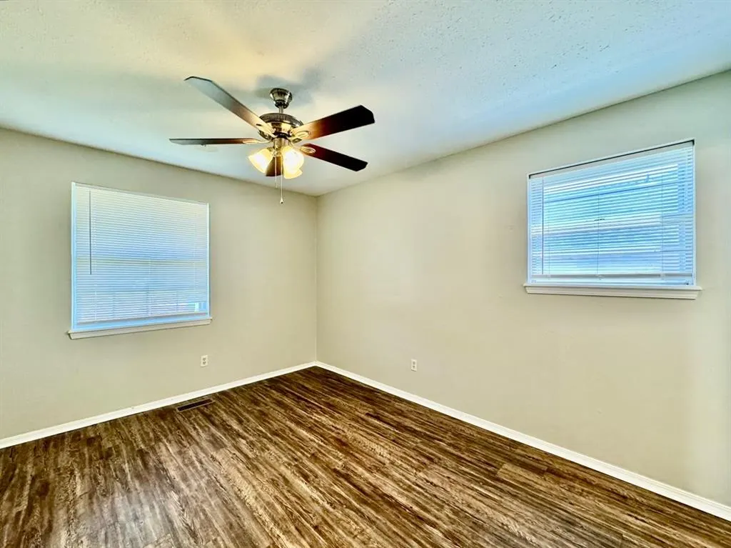 Photo 11 — 1006 Richmond Street, Yukon, OK 73099