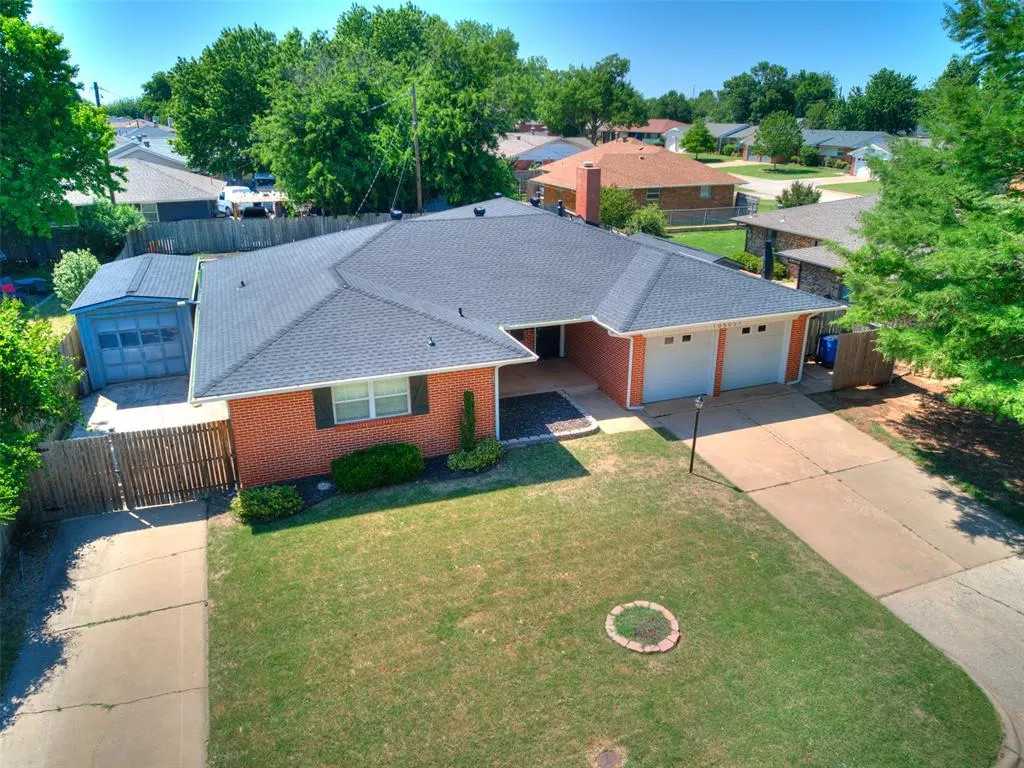 Photo 3 — 10505 Lyndon Road, The Village, OK 73120