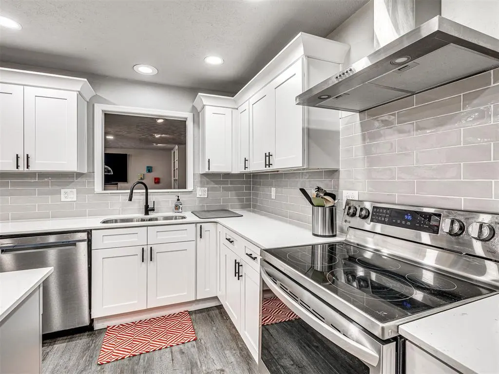 Photo 12 — 10505 Lyndon Road, The Village, OK 73120
