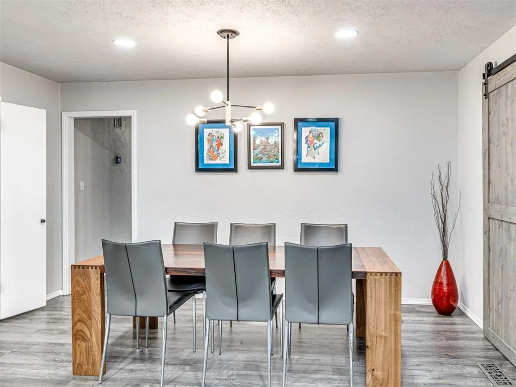 Photo 14 — 10505 Lyndon Road, The Village, OK 73120