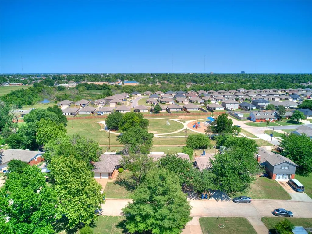 Photo 37 — 10505 Lyndon Road, The Village, OK 73120