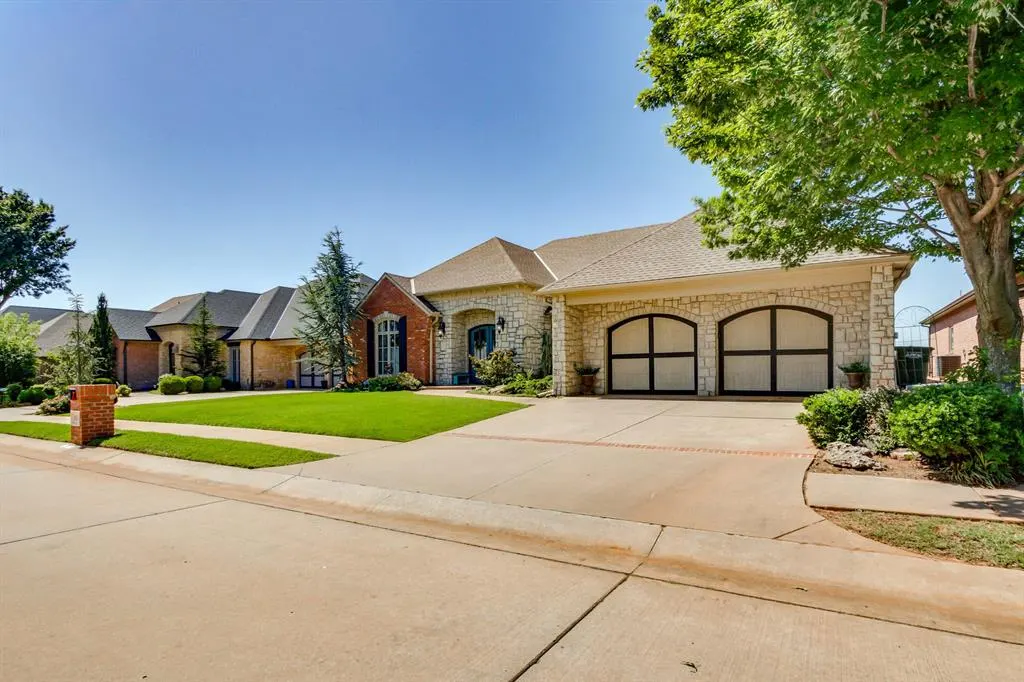 Photo 3 — 1832 Red Prairie Drive, Edmond, OK 73025